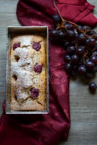 Plumcake integrale all'uva rossa